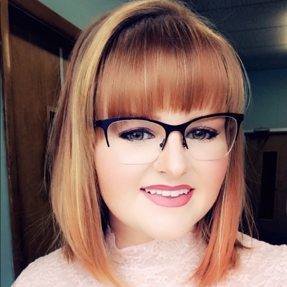 Meet your Posher, Emilee